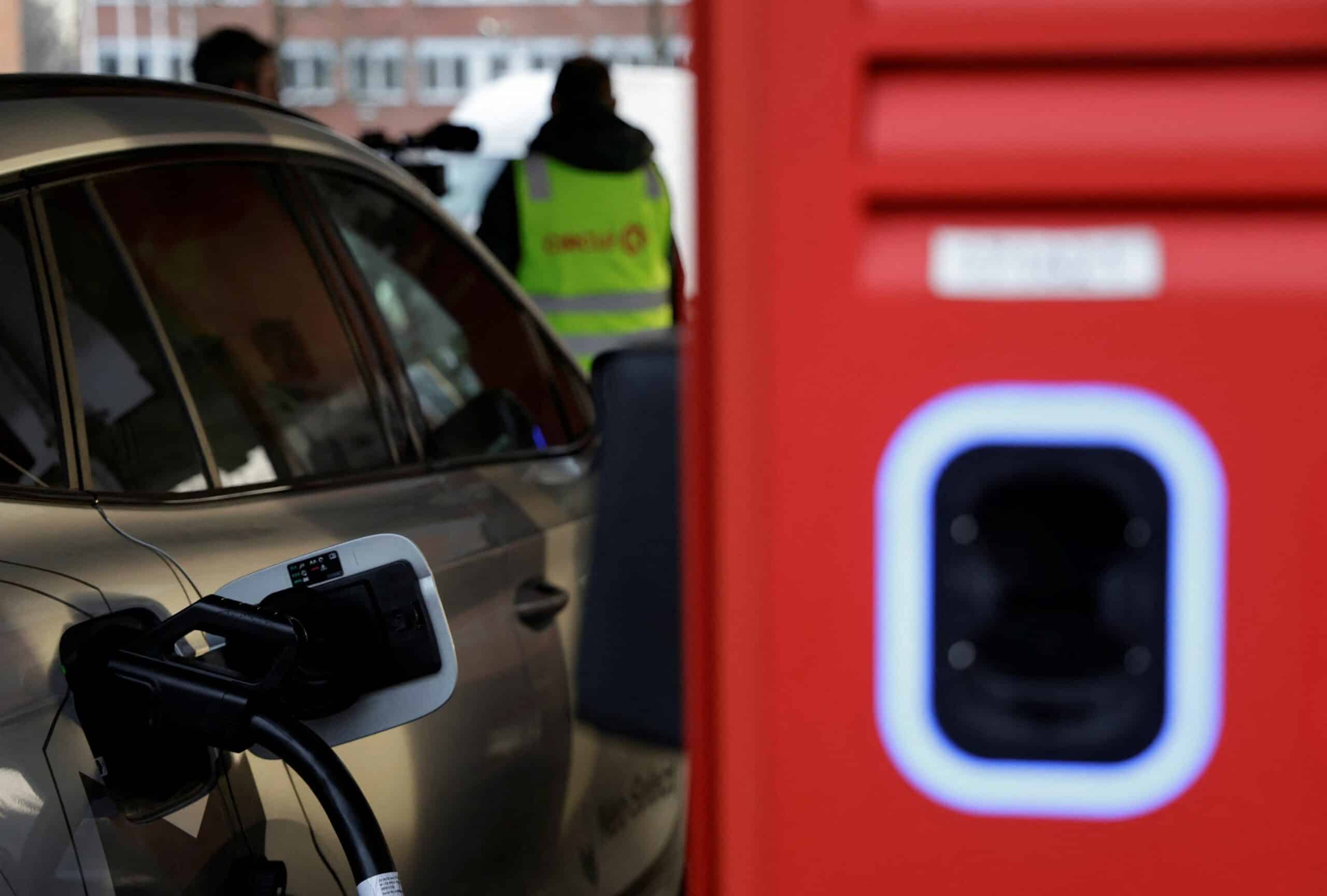 Norway Sets Record as EVs Capture 95.9% of 2025 New Car Market