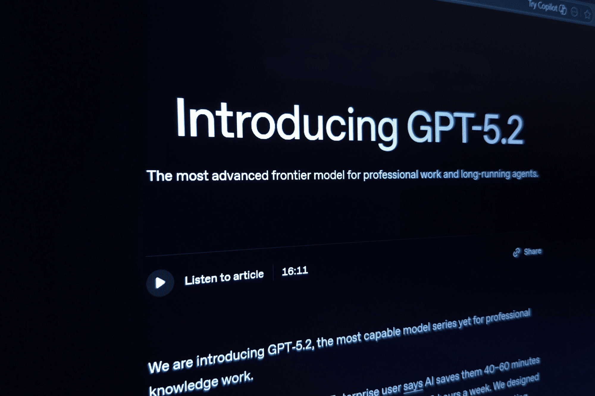 OpenAI Unveils GPT-5.2: From “Chatbot” to the First Universal AI Work Engine