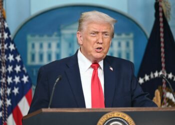 Trump threatens Canada with 100% tariffs over China trade ties