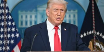Trump threatens Canada with 100% tariffs over China trade ties