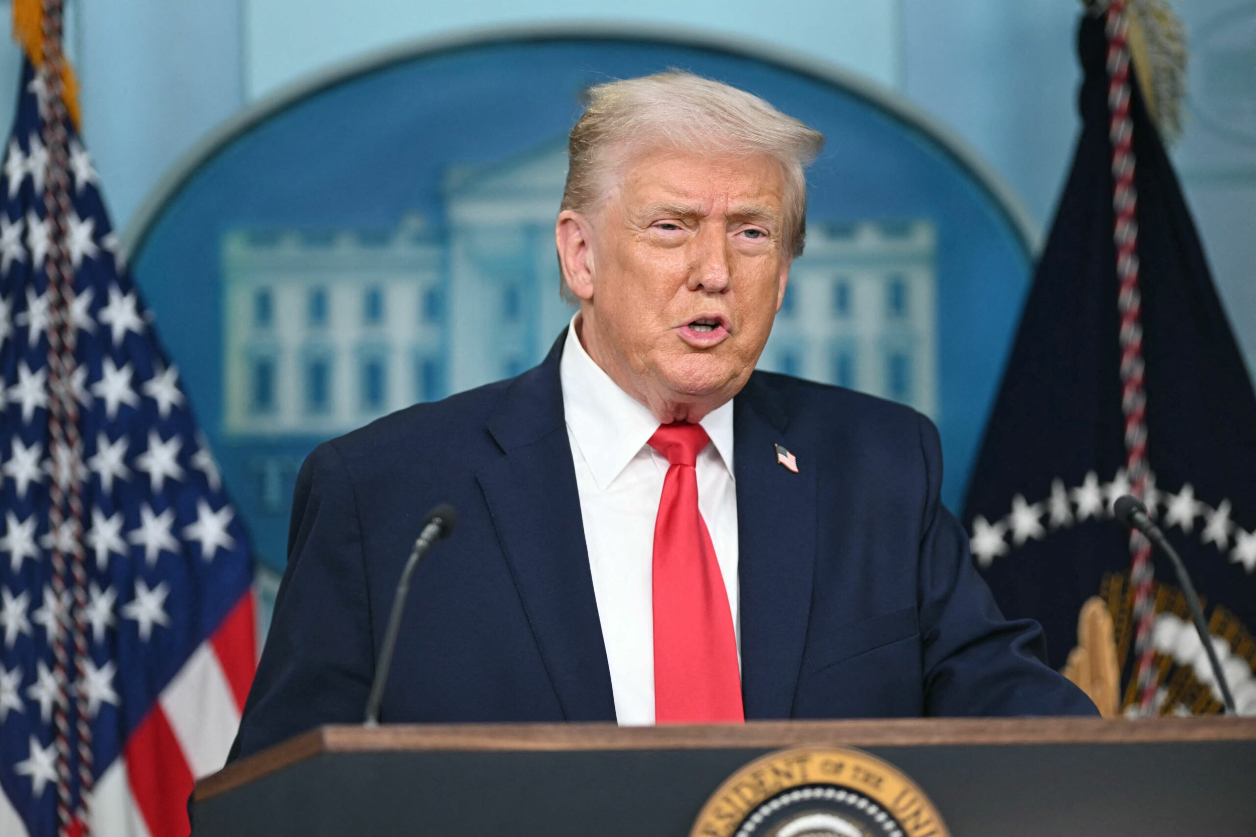 Trump threatens Canada with 100% tariffs over China trade ties