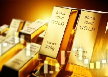 Gold Climbs Toward $5,500 Before Retreating to $5,305