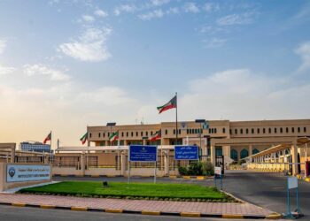 Kuwait: Seven Overhead Power Lines Disrupted After Being Struck by Falling Debris