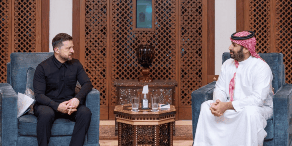 HRH the Crown Prince, Ukrainian President Meet in Jeddah to Discuss Middle East Escalation, Ukrainian Crisis
