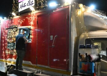 Exploring Culinary Diversity: Food Trucks Offer Traditional Dishes in Jeddah