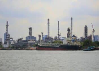 Oil Prices Surge Amid Supply Concerns in the Middle East