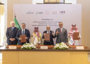 Senior officials including Jerry Inzerillo, Abdullah bin Abdulaziz Al-Hammad, Hassan Allam, and Fakher AlShawaf gather during the official signing ceremony to announce the development of the Saudi Arabia Museum of Contemporary Art (SAMoCA), highlighting the project’s scope, strategic importance, and its role within the broader Diriyah masterplan.