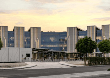 Khazna Data Centers’ DXB8 Becomes World’s First Data Center to Achieve Zero Waste Certification