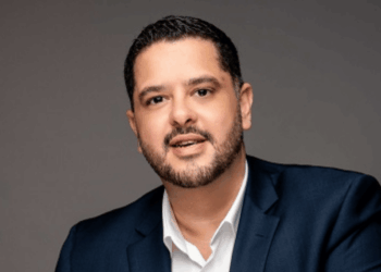 Armin Moradi, Founder and CEO of Qashio, unveiling the new “Qashio For You” initiative supporting Dubai’s business community