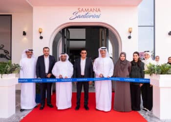 Samana Santorini Handover ceremony - Imran Farooq - CEO of Samana and H.E. Majid Saqr Abdullah Al Marri - CEO of the Real Estate Registration Sector at the Dubai Land Department