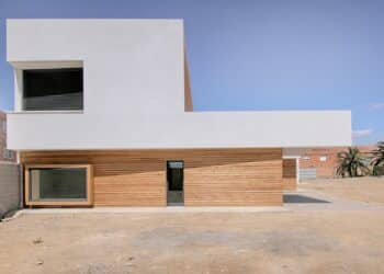 How is Right-Sizing Architecture Changing the Luxury Home Market?