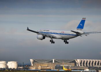 Kuwait activates airport emergency plan, suspends flights after Iranian attack